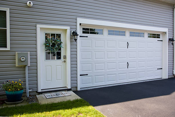 24/7 Emergency Garage Door Panel Replacement experts in Channahon, IL